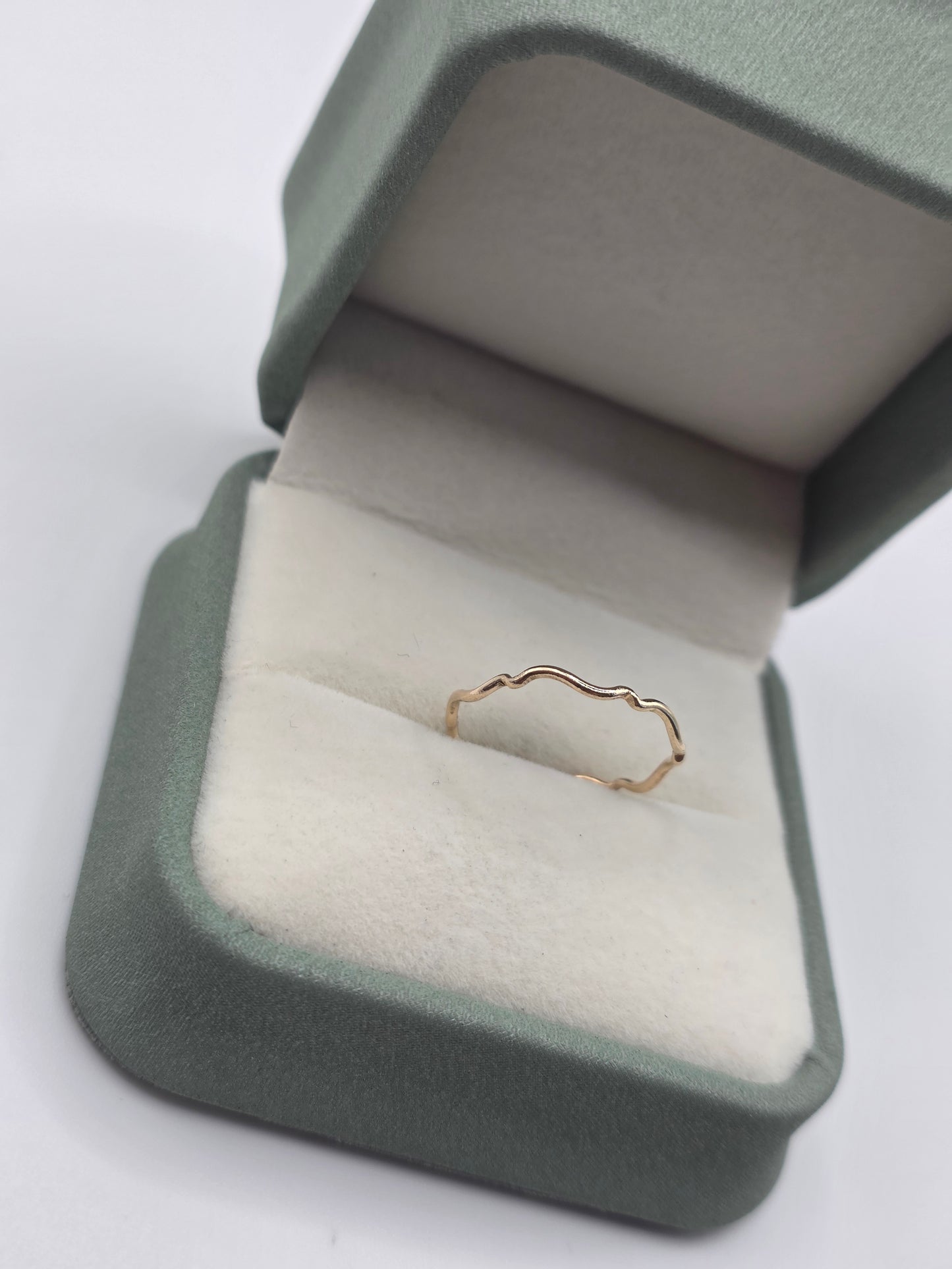 9ct gold tidal stacking ring