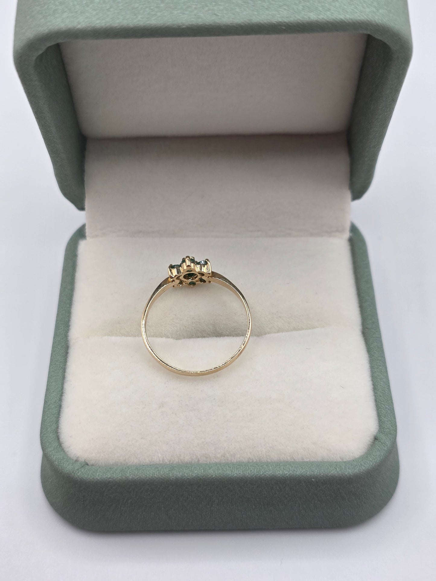 9ct gold emerald cluster ring