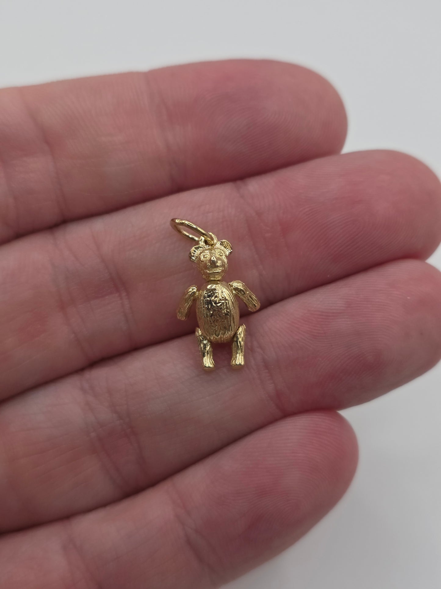 9ct gold moveable teddy bear charm