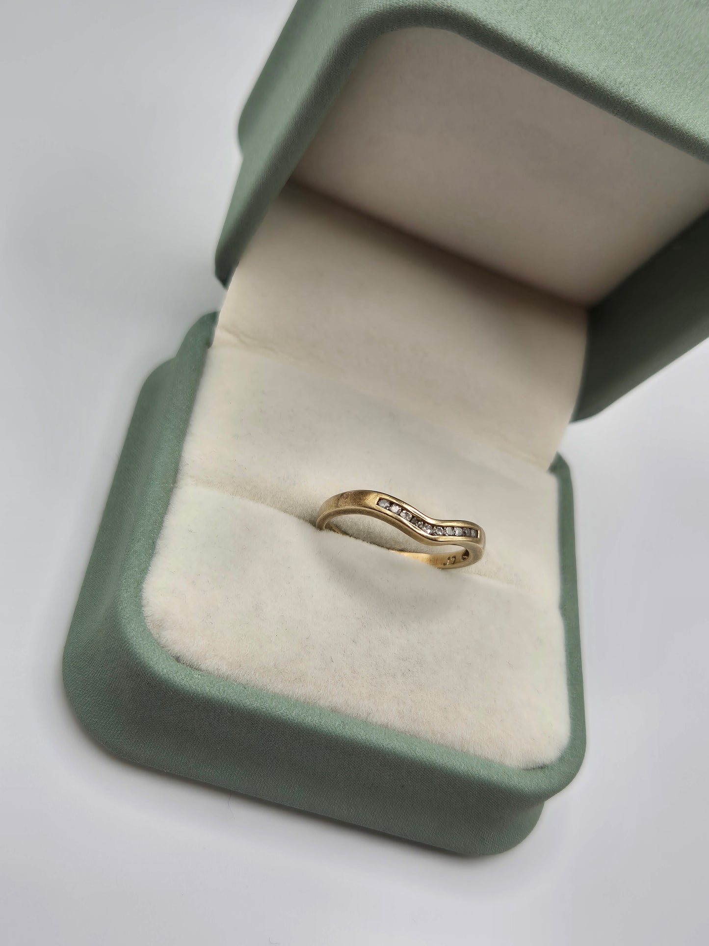 9ct gold diamond chevron ring