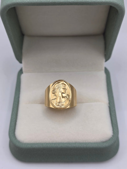 9ct gold cameo ring