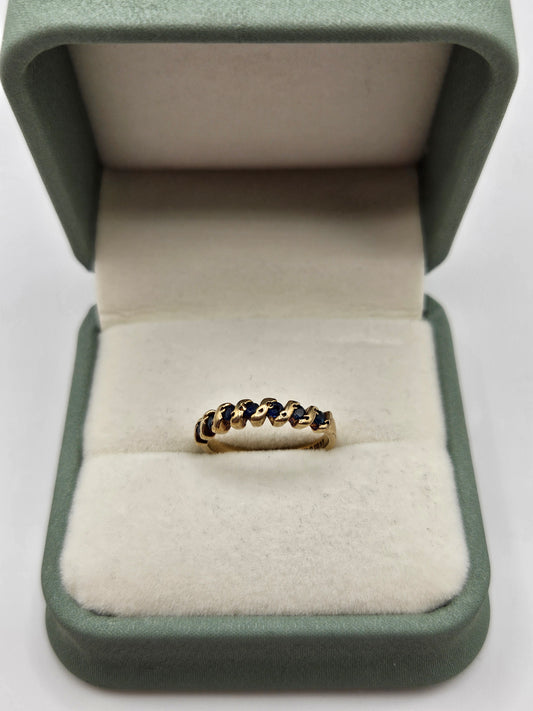 9ct gold sapphire ring