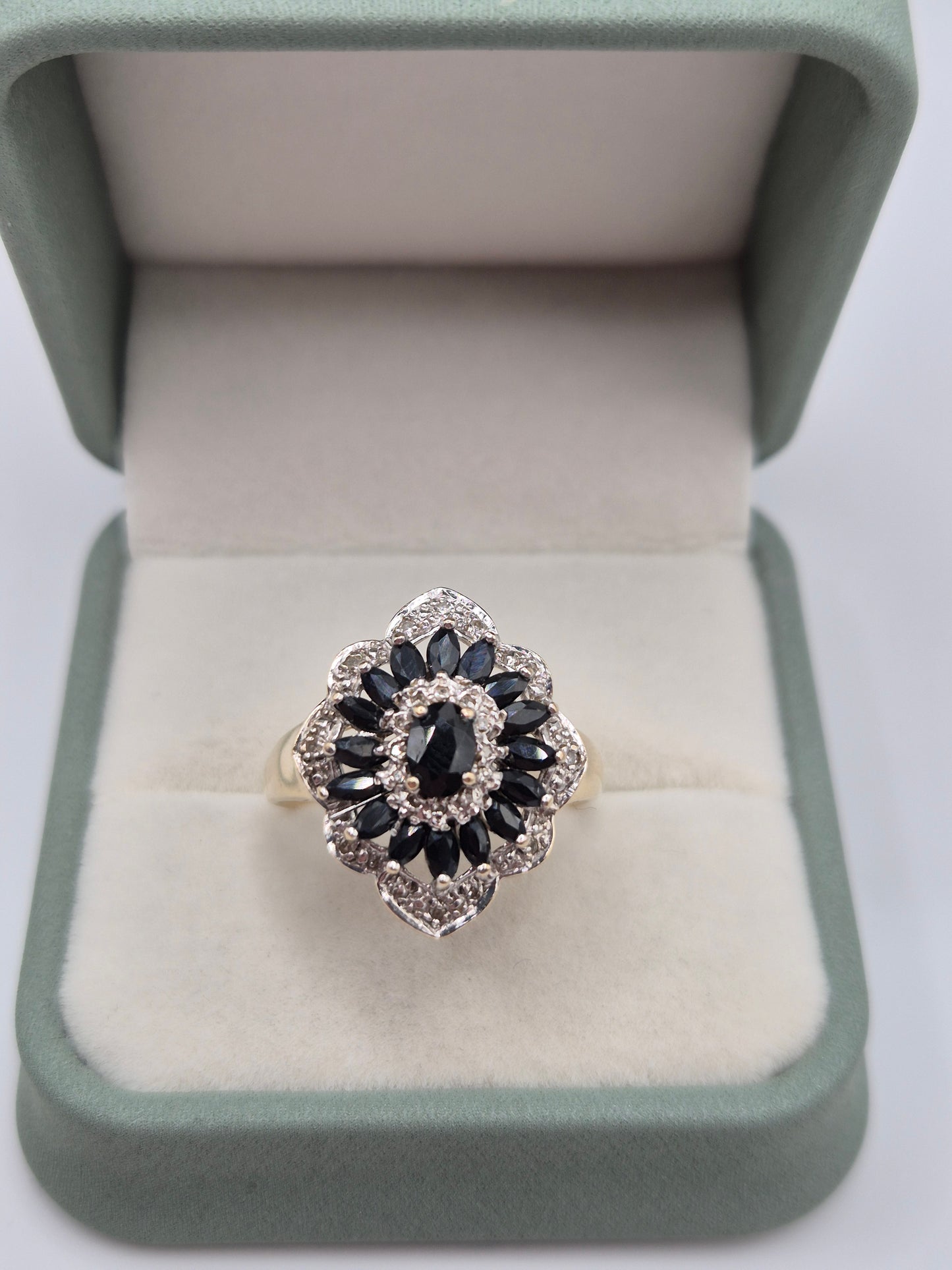 Heavy 9ct gold sapphire and diamond ring