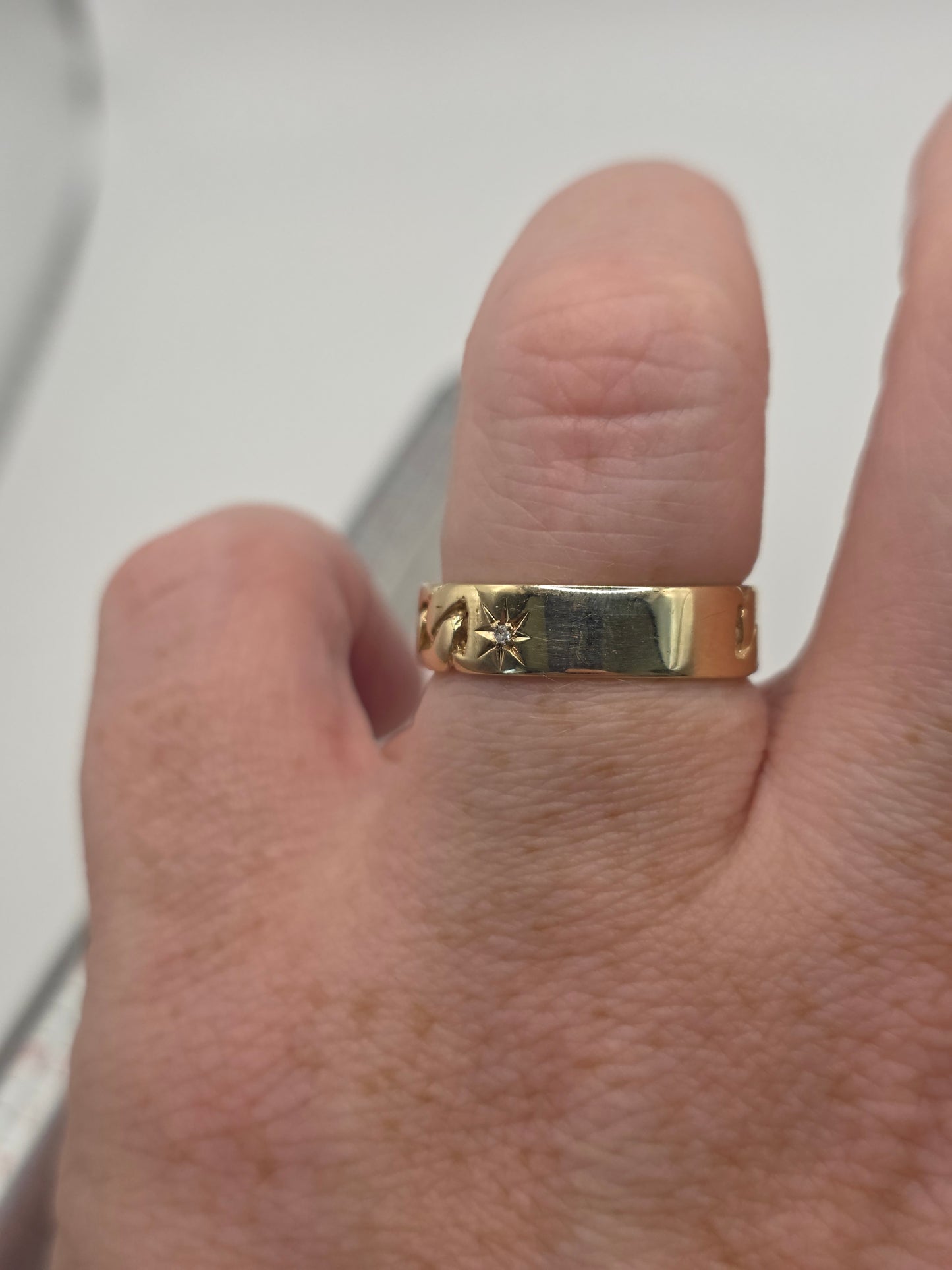 9ct gold diamond signet chain link ring