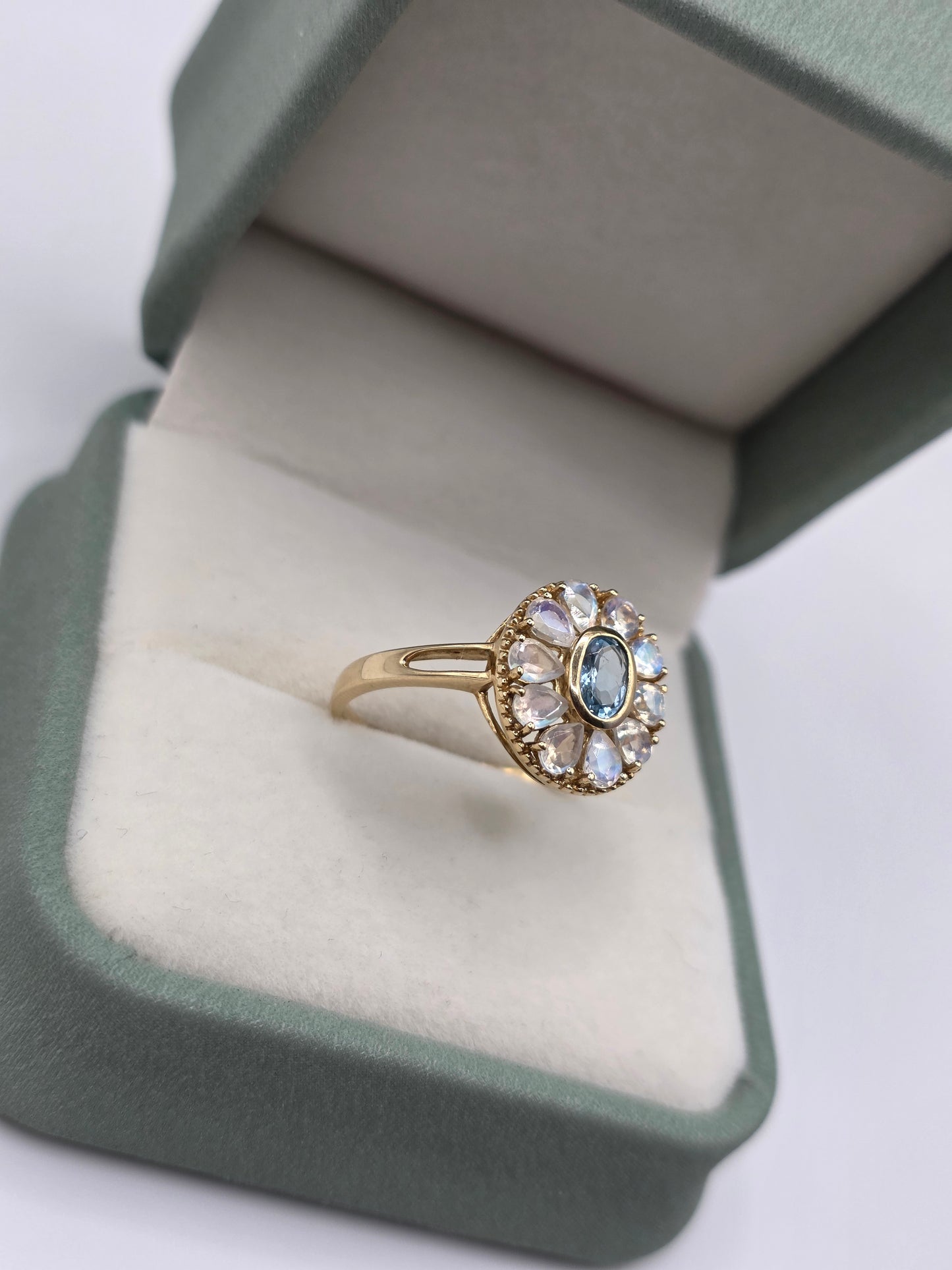 9ct gold aquamarine and moonstone ring