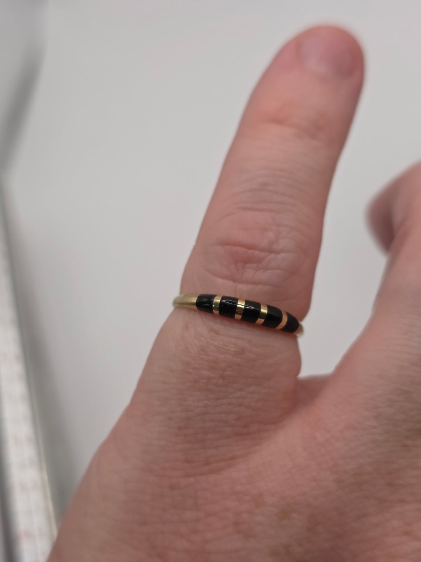 9ct gold onyx ring
