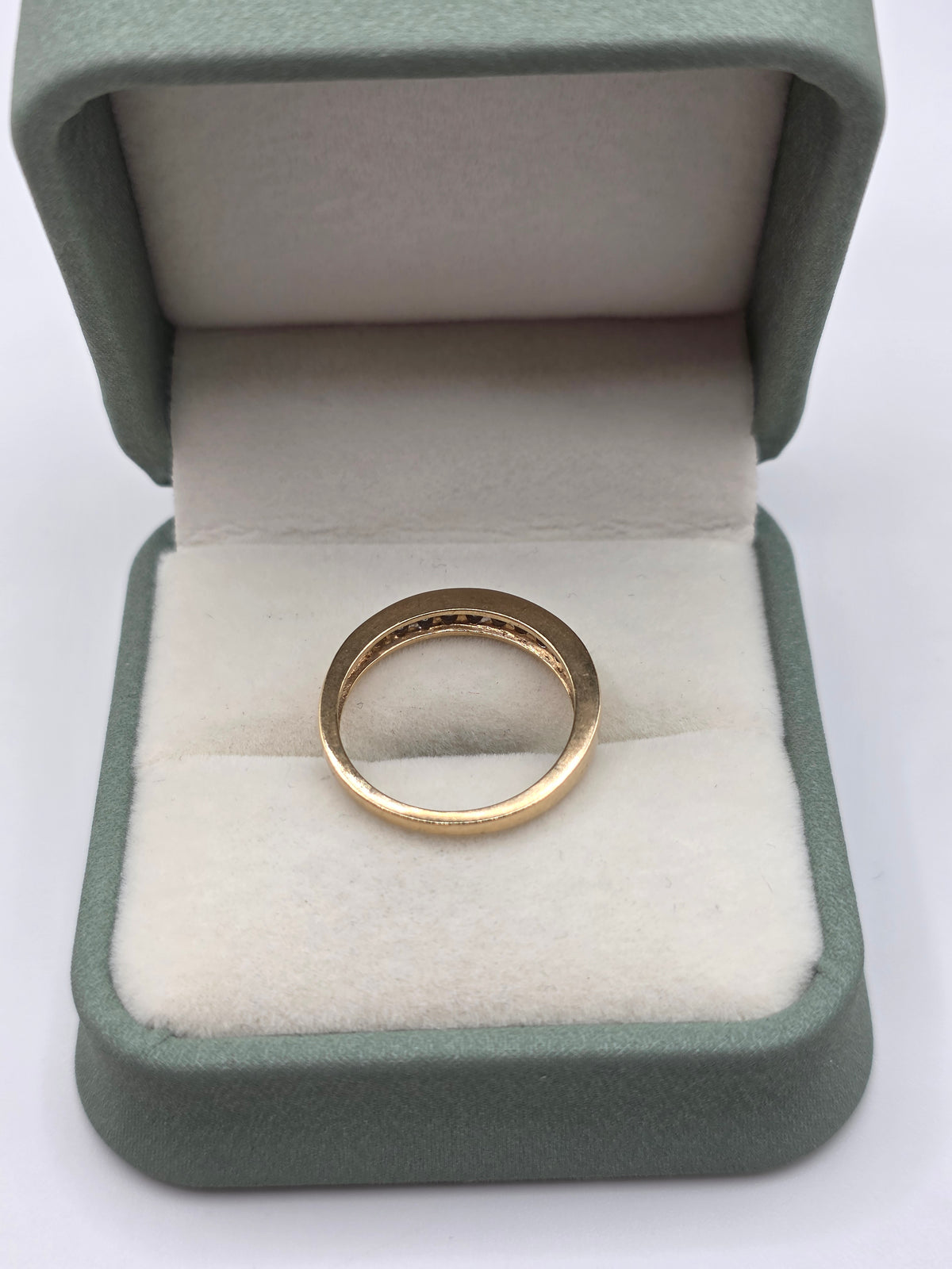 9ct gold diamond ring
