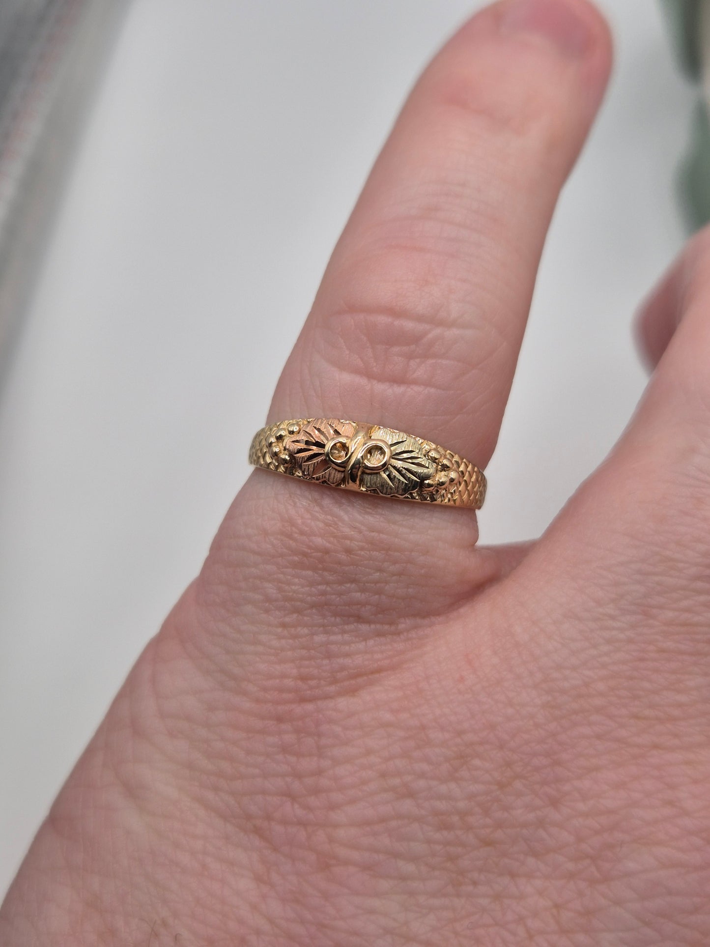 9ct gold tri gold ring