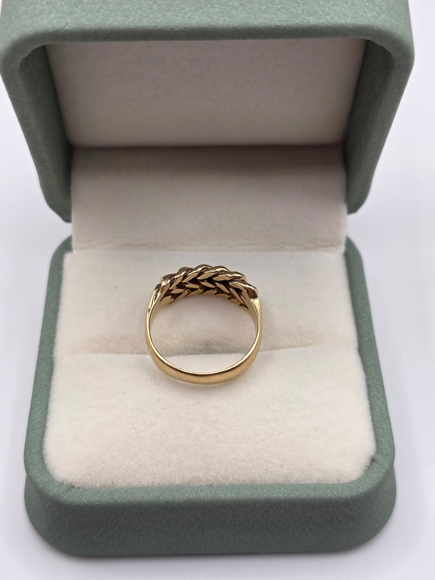 Heavy 9ct gold keeper ring