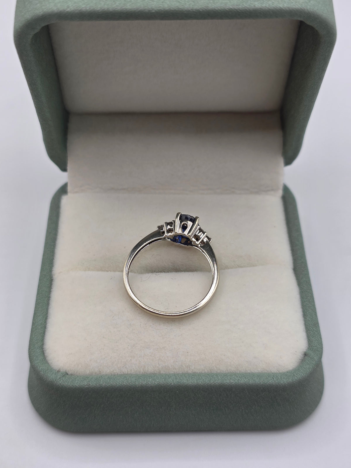 9ct white gold sapphire and diamond ring