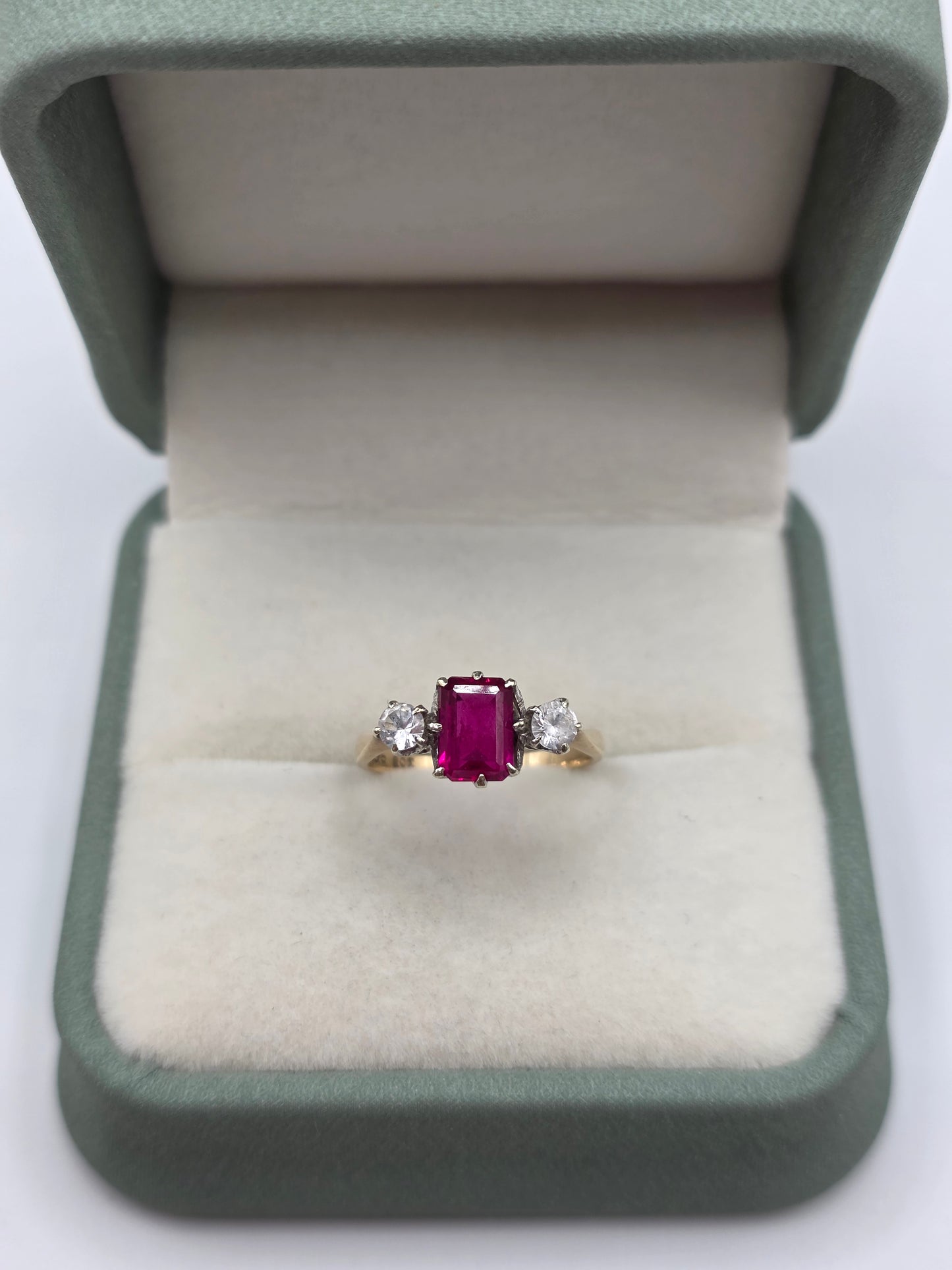 9ct gold synthetic ruby and spinel ring