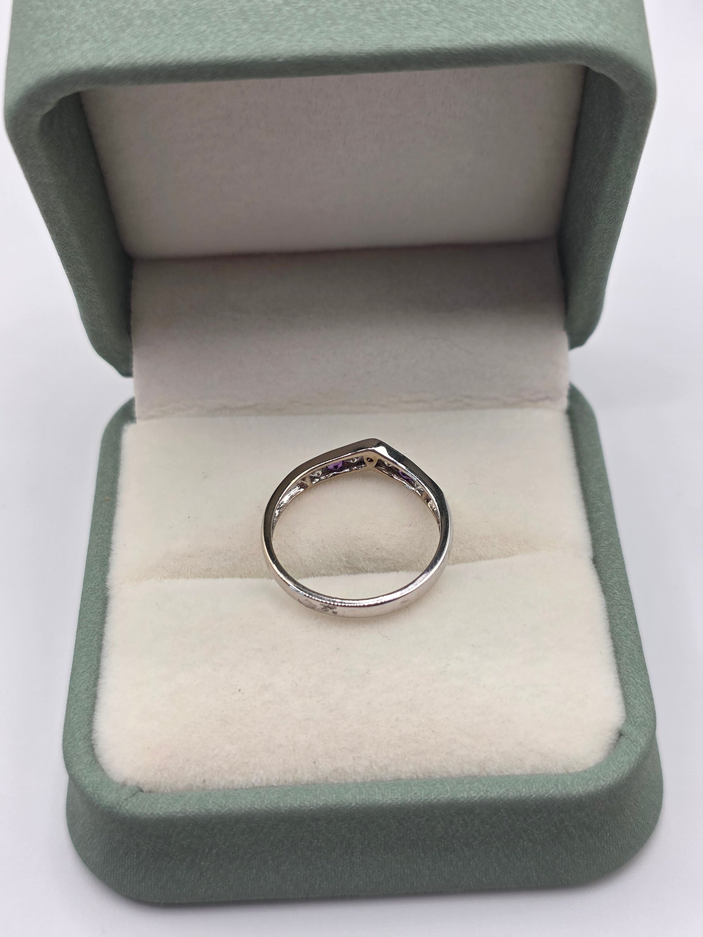9ct white gold amethyst and cz ring