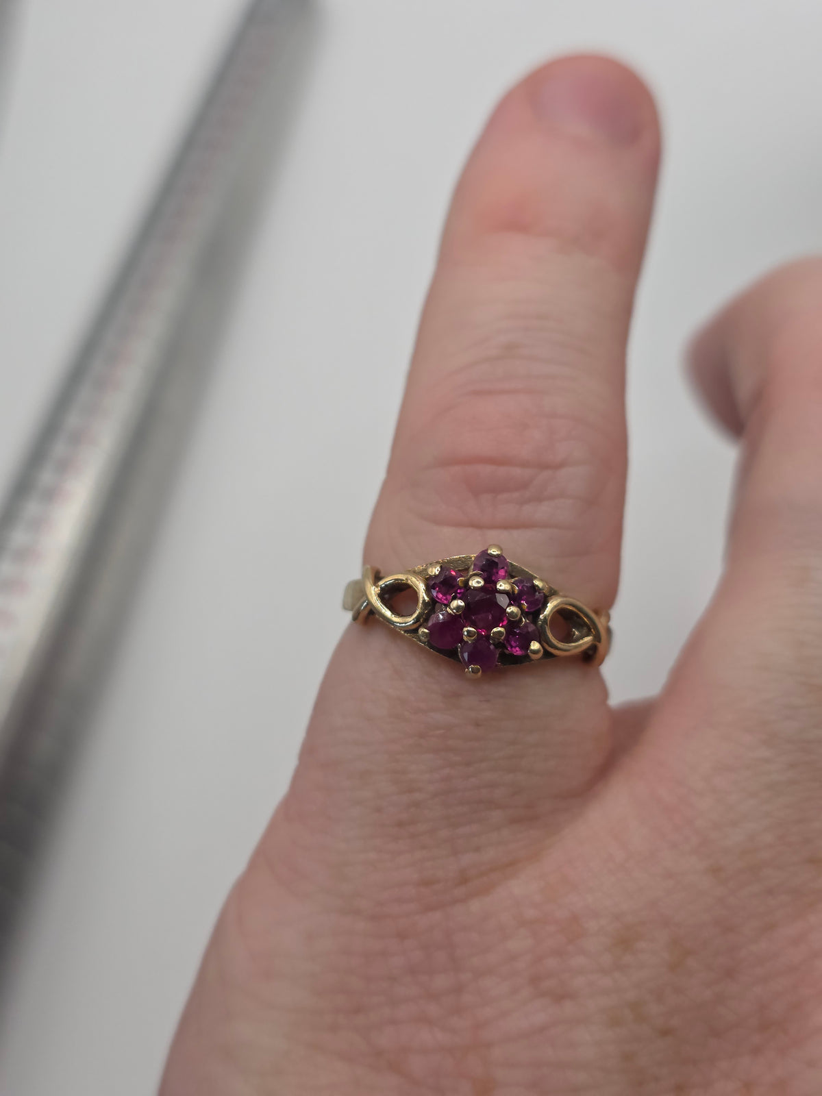 9ct gold ruby cluster ring