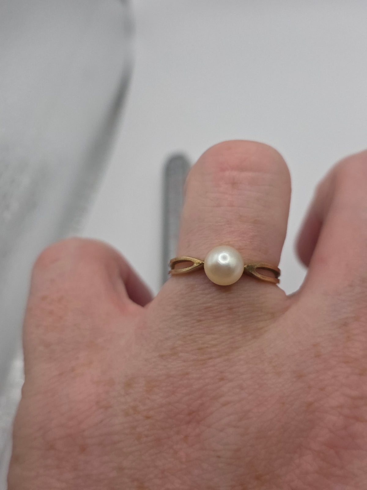 9ct gold pearl ring
