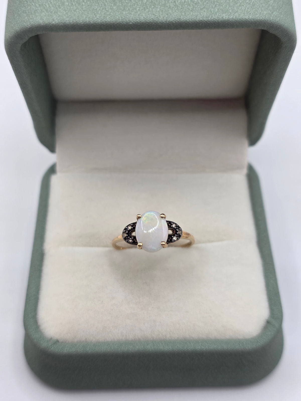9ct gold opal and diamond ring