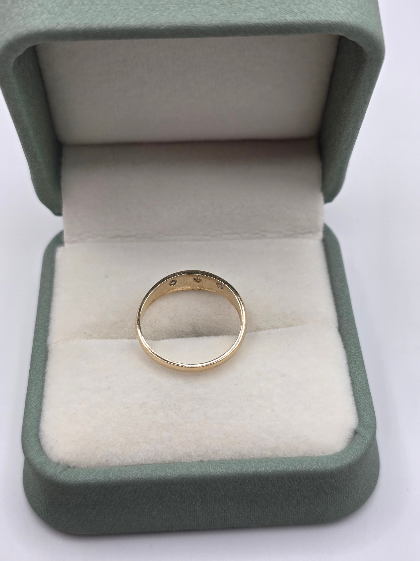9ct gold diamond gypsy ring