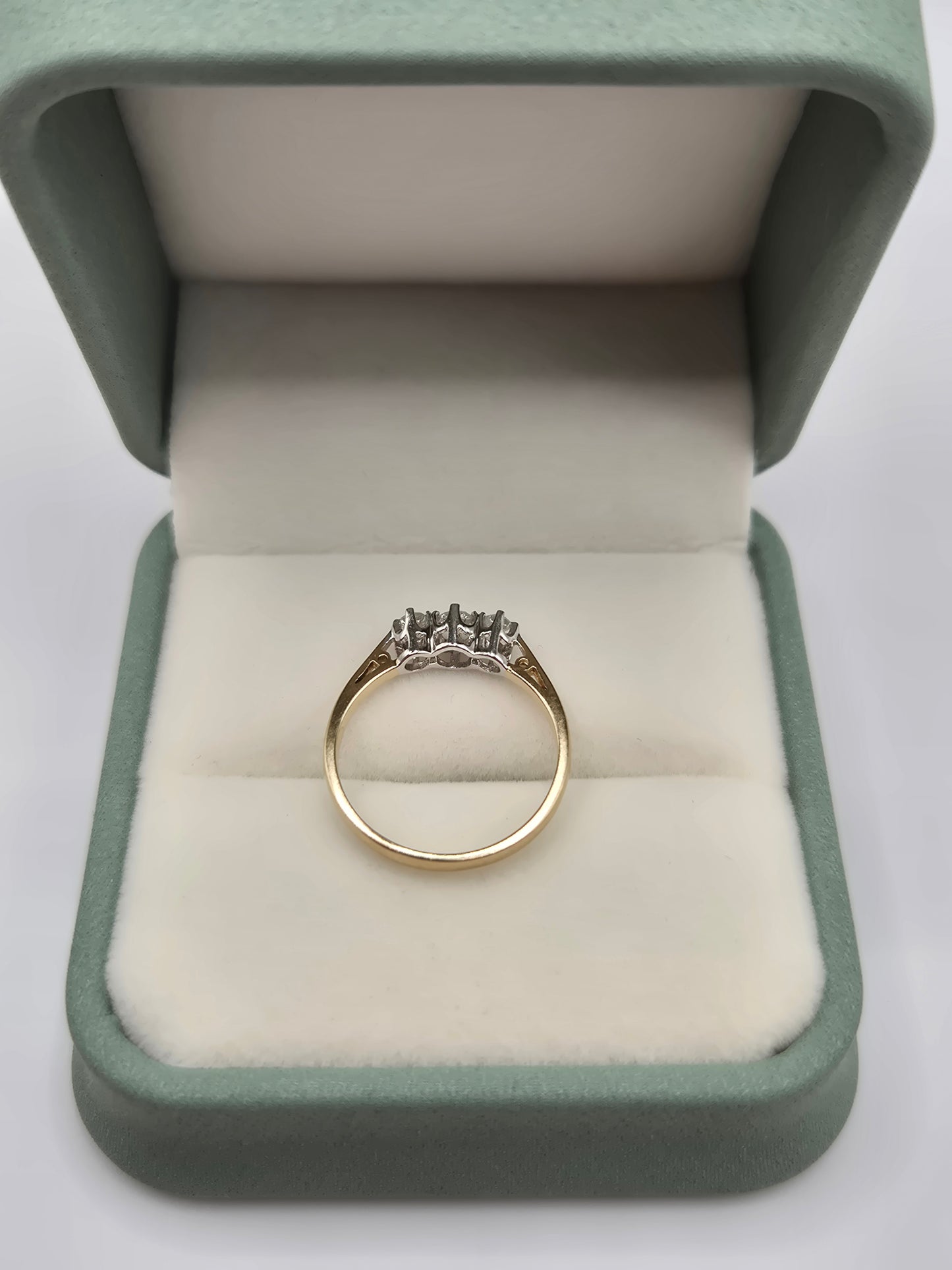 9ct gold diamond ring