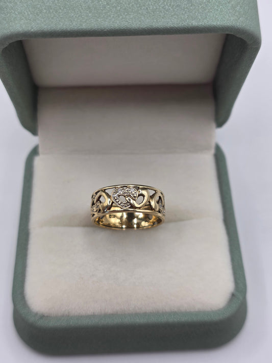 9ct gold diamond heart ring