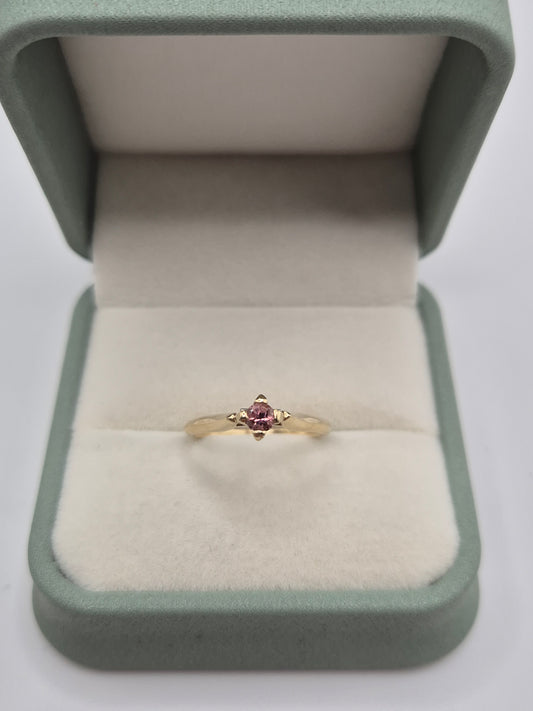 9ct gold pink topaz ring
