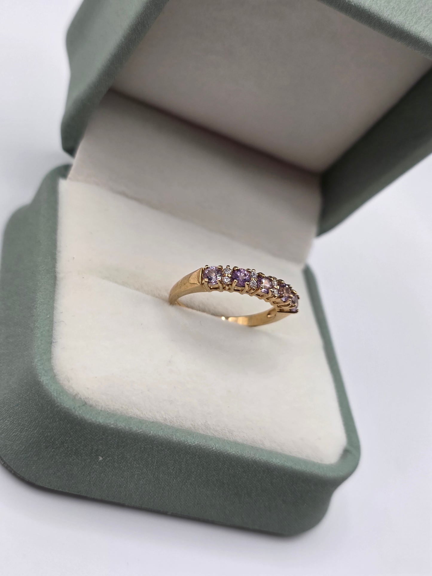 9ct gold amethyst and cz ring