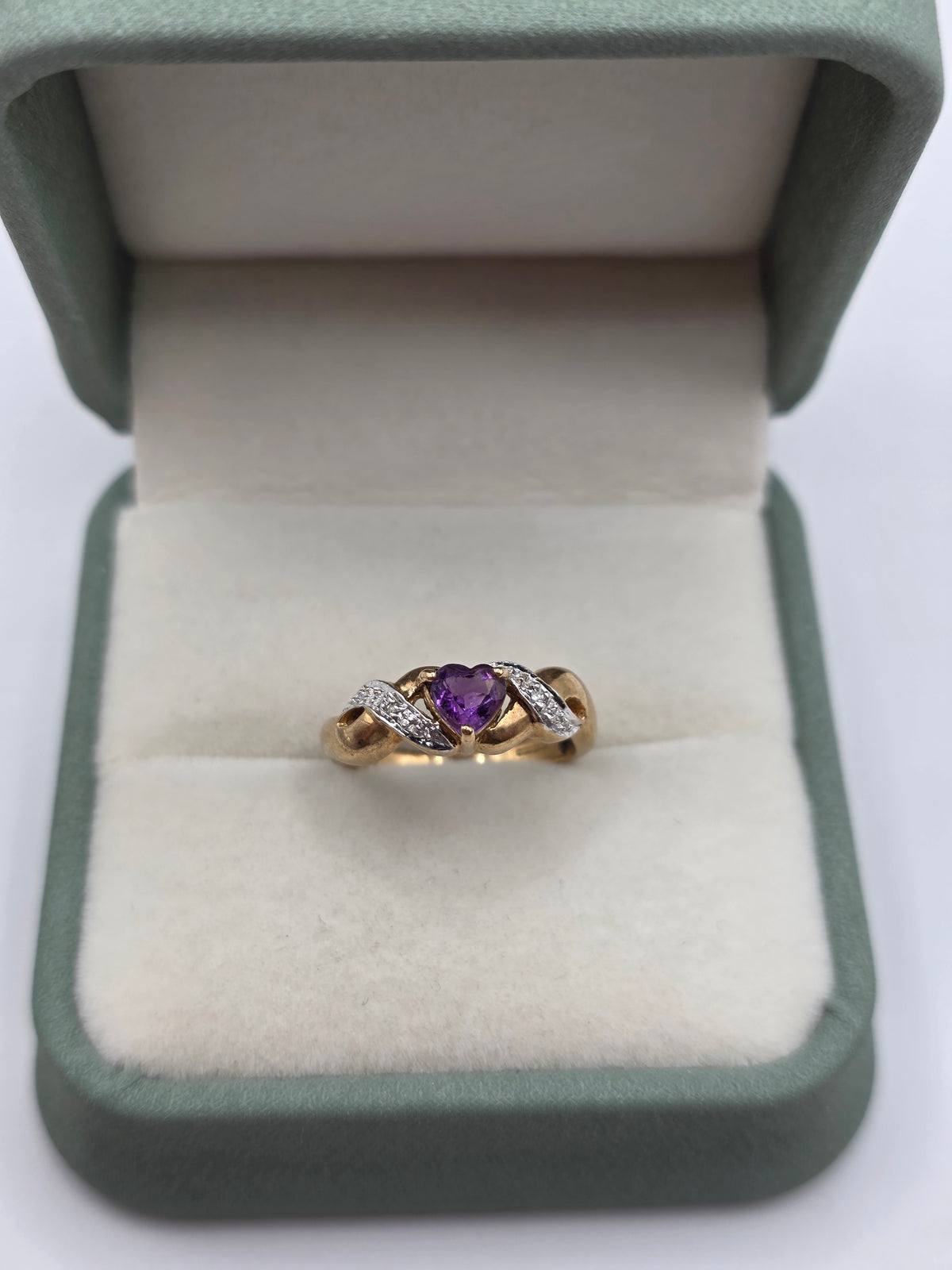9ct gold amethyst and diamond ring