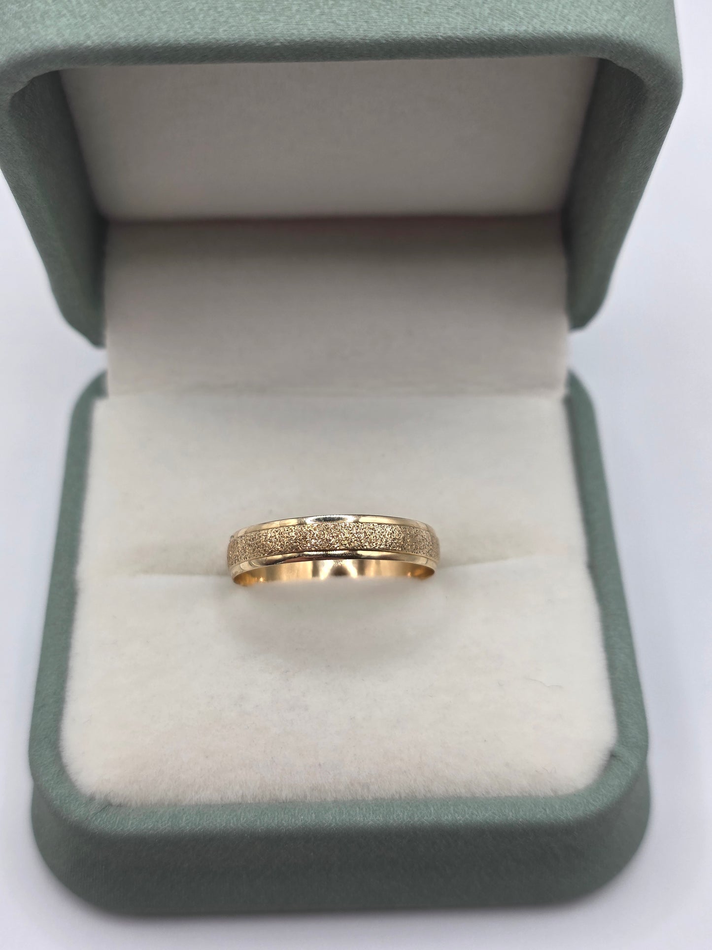 9ct gold ring