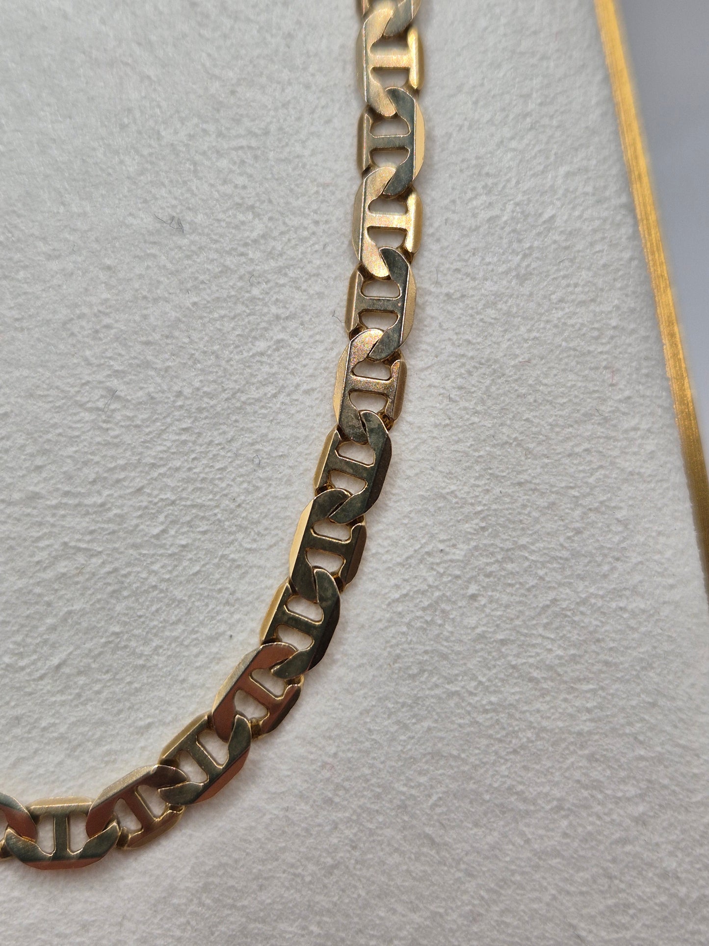 9ct gold mariner link chain (10)