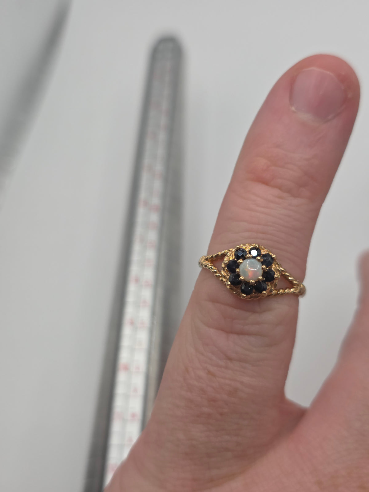 9ct gold opal and sapphire ring