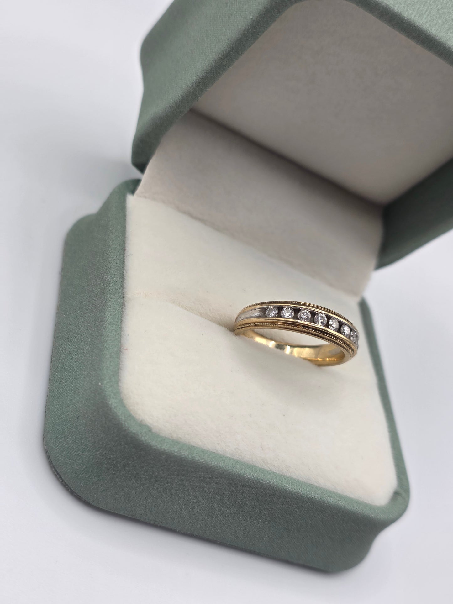 9ct gold diamond ring