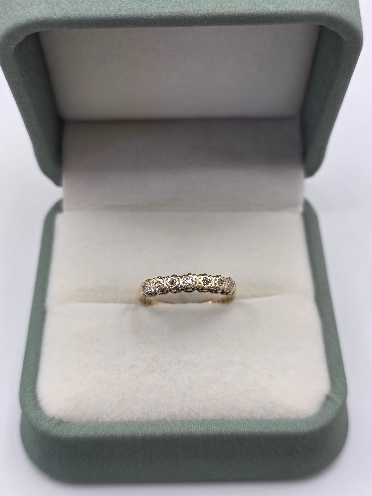 9ct gold diamond ring