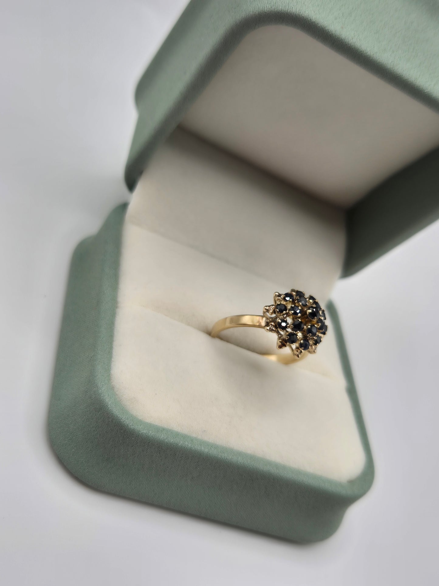 9ct gold sapphire ring