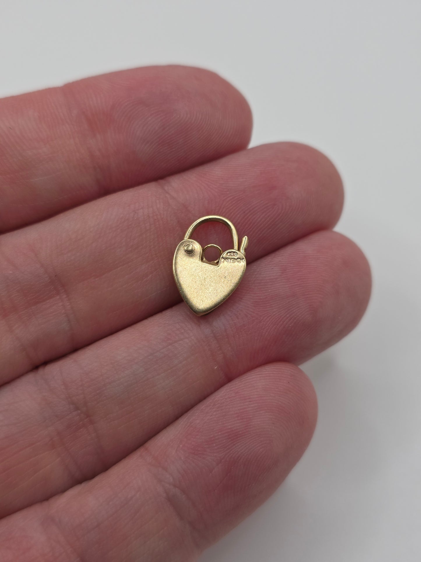 9ct gold padlock 54