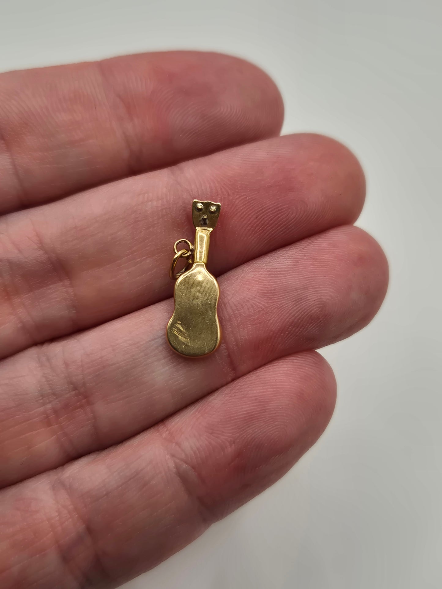 9ct gold guitar charm