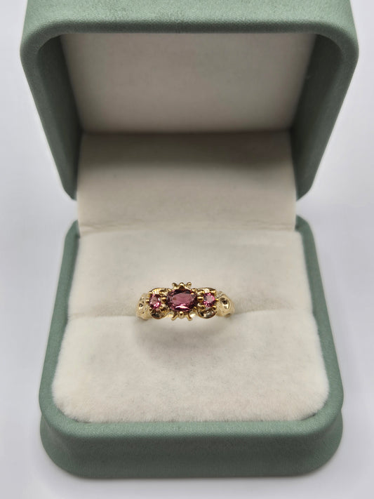 9ct gold almandine garnet ring