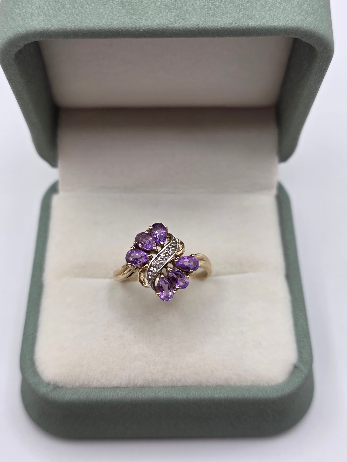 9ct gold amethyst and diamond ring