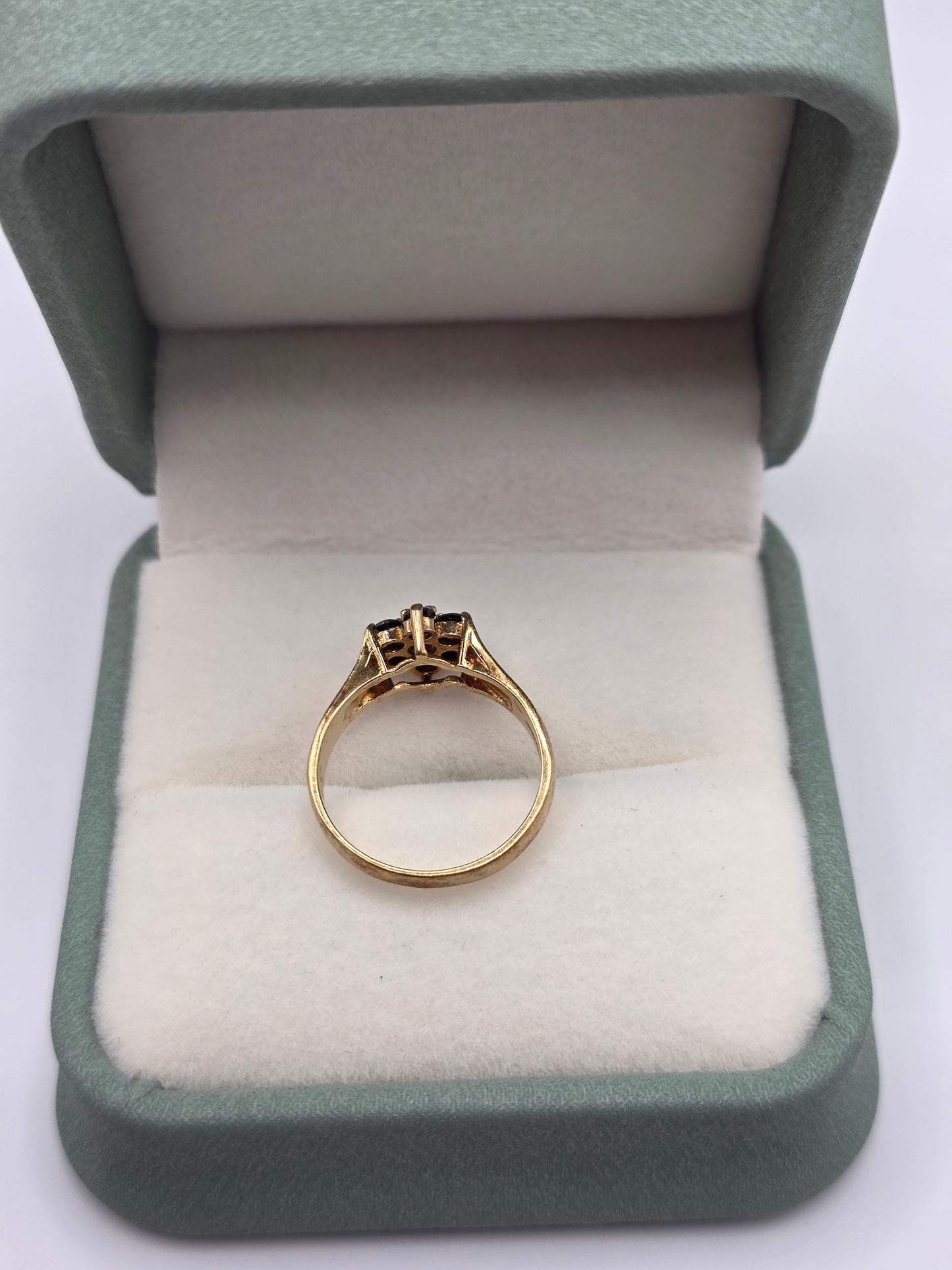 9ct gold sapphire ring