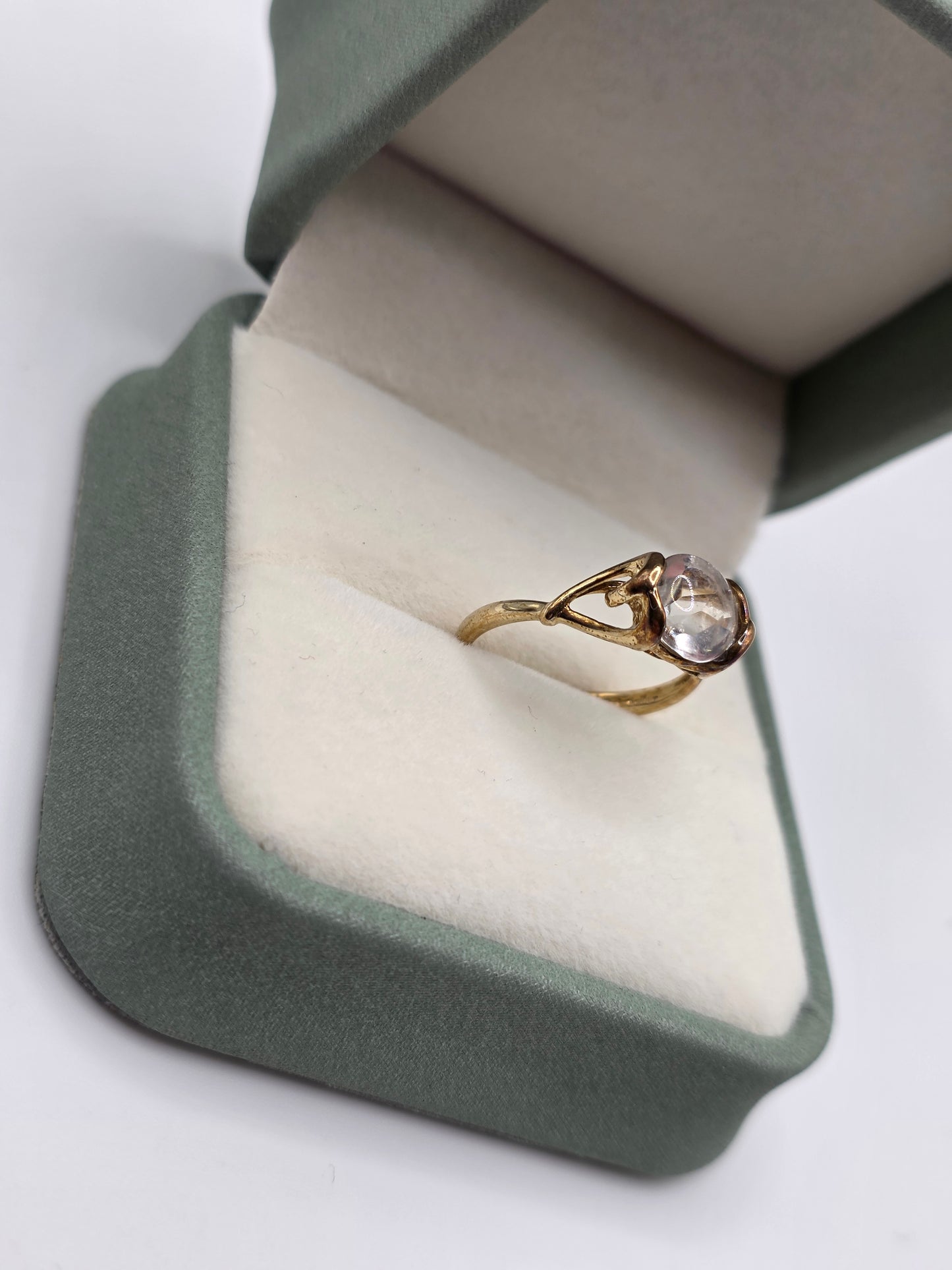 9ct gold rock crystal ring
