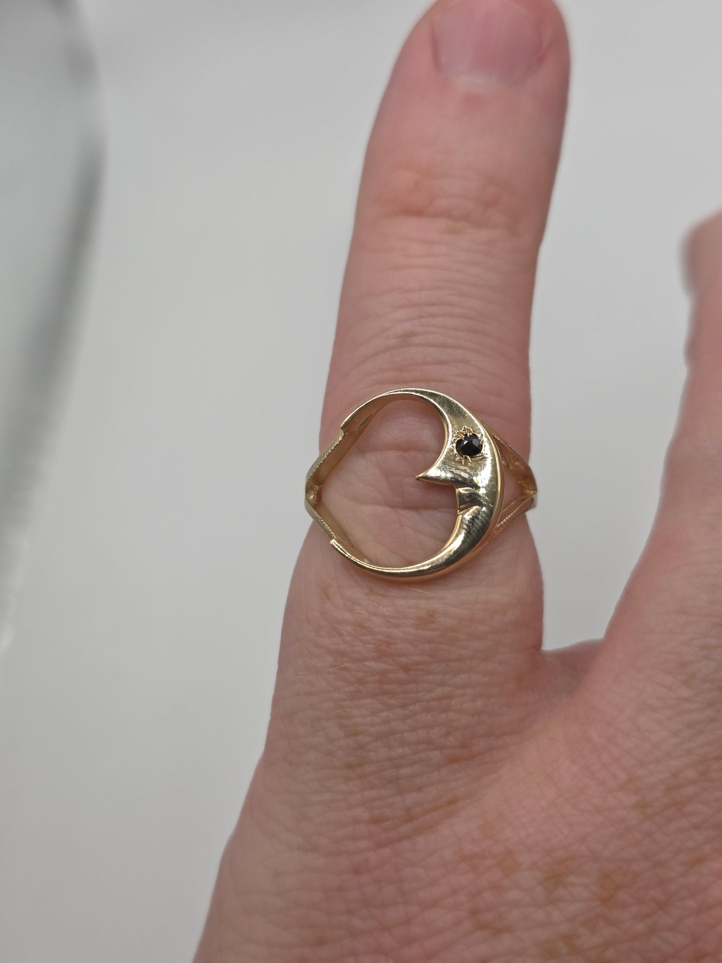 9ct gold sapphire moon ring