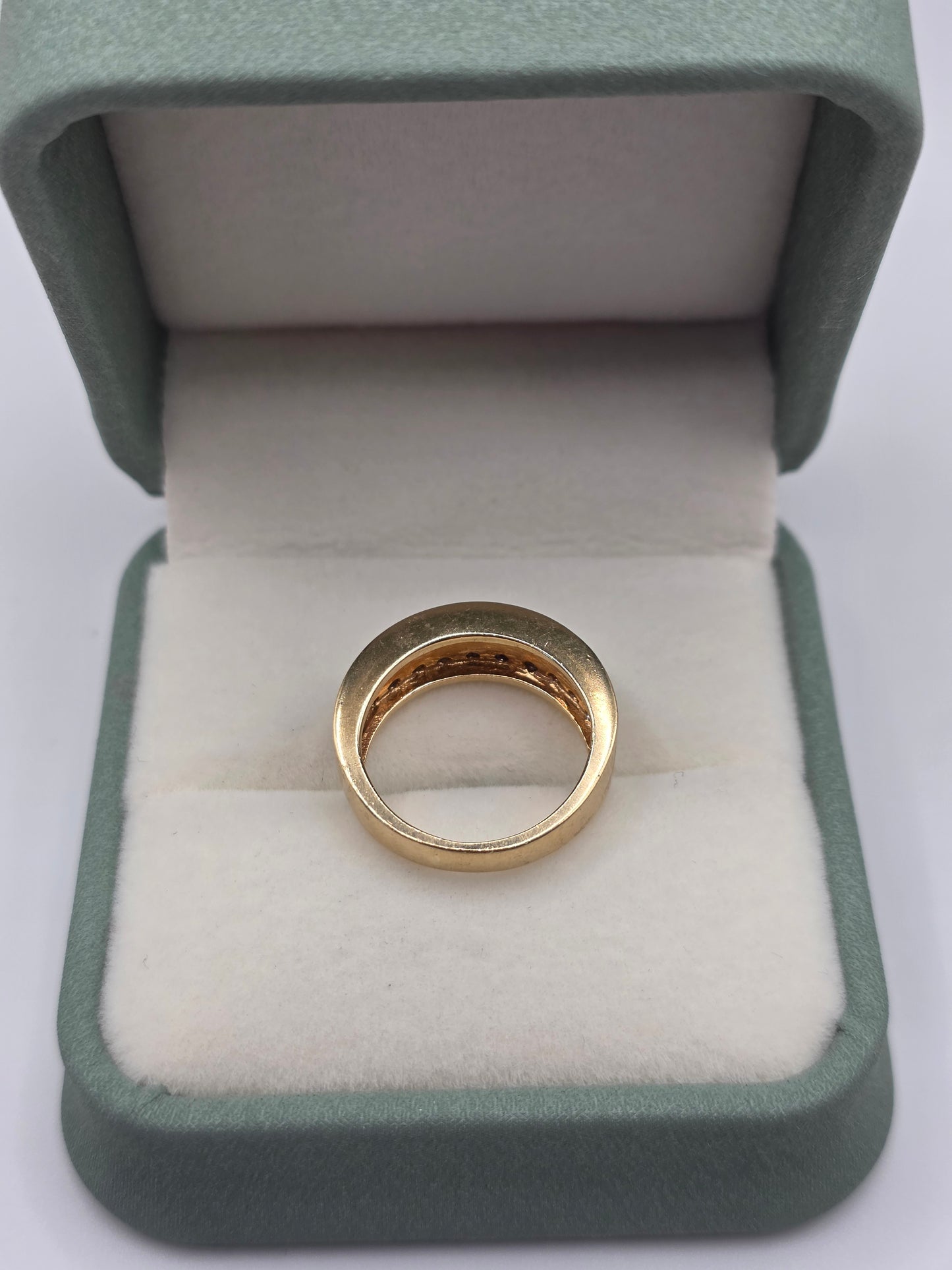 9ct gold diamond ring