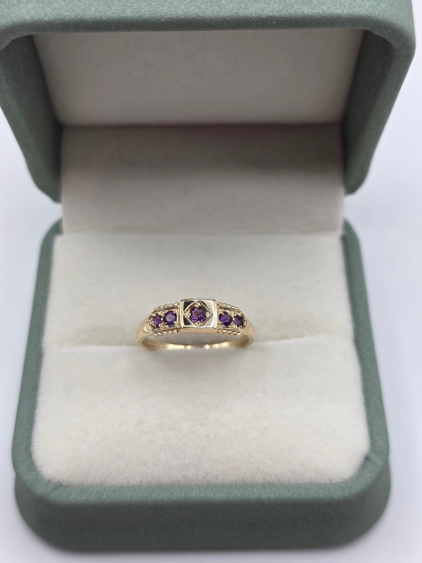 9ct gold amethyst ring