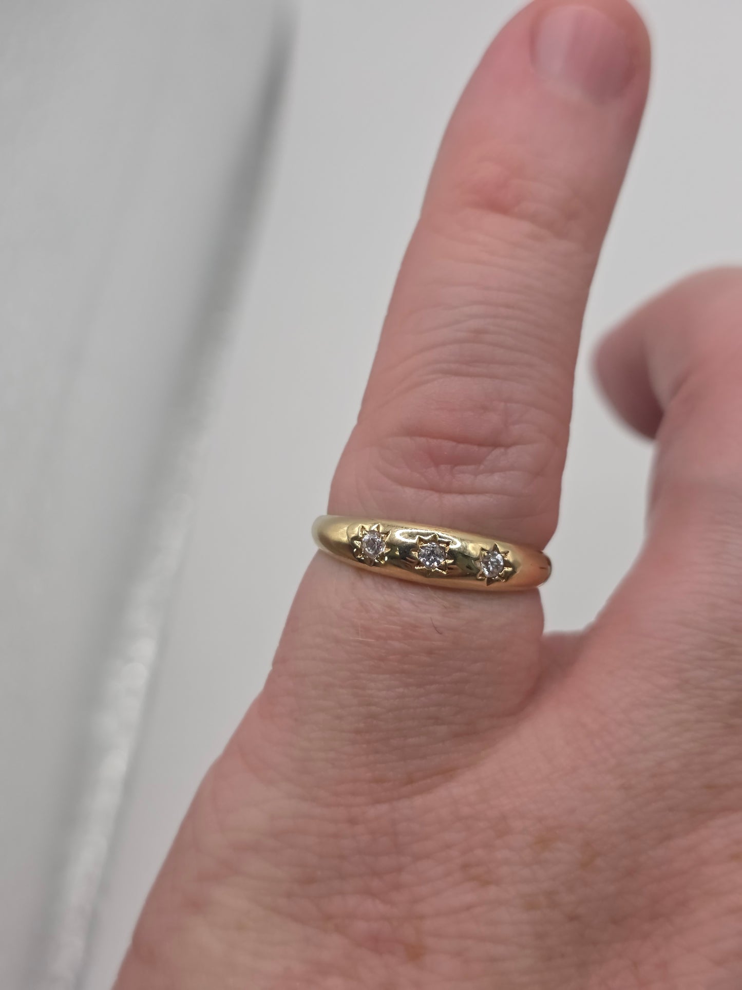 9ct gold cz star gypsy ring