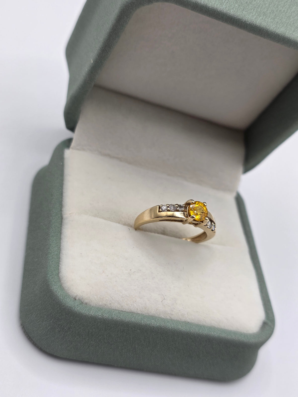 9ct gold yellow sapphire and diamond ring