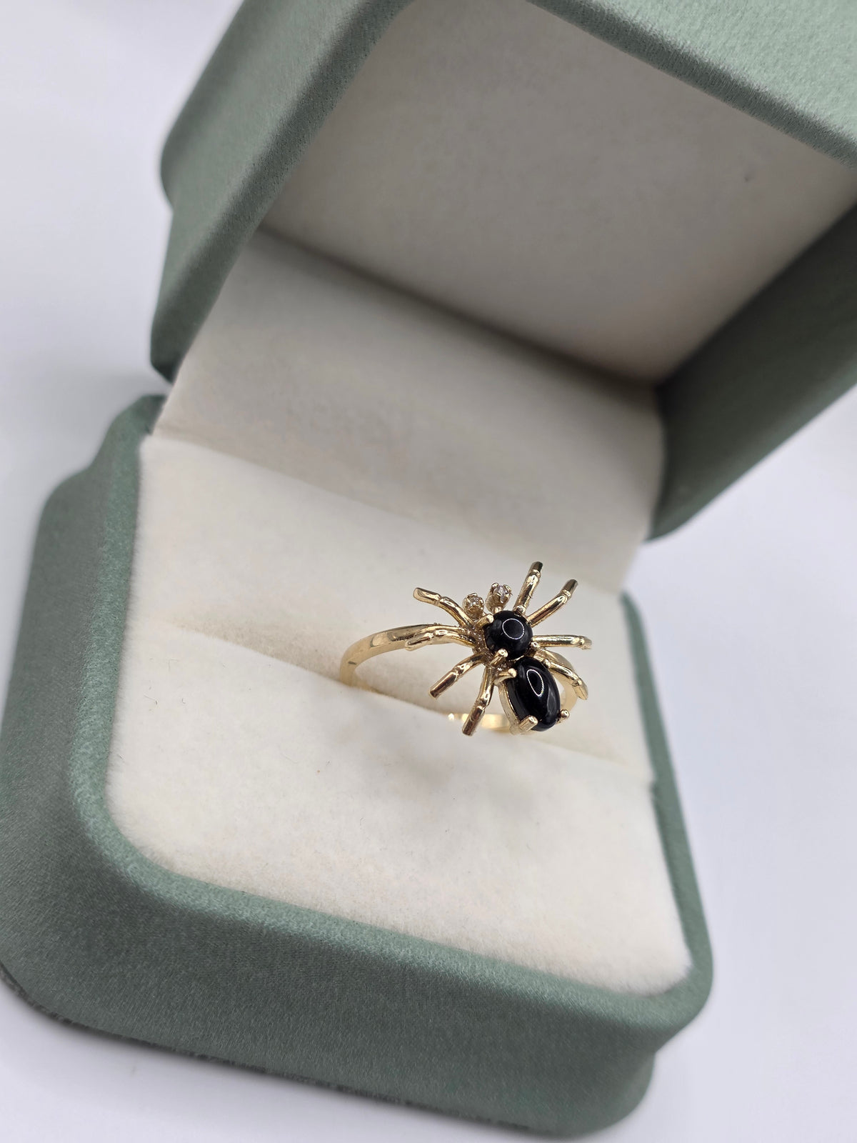 9ct gold onyx and diamond spider ring