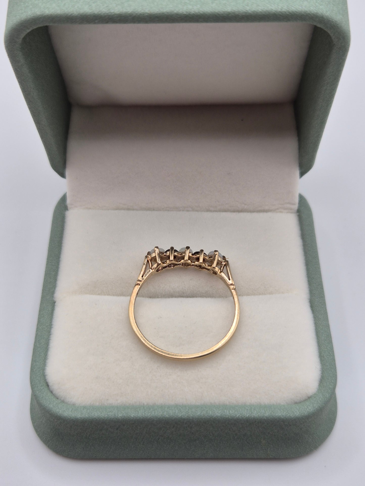 9ct gold opal and garnet ring