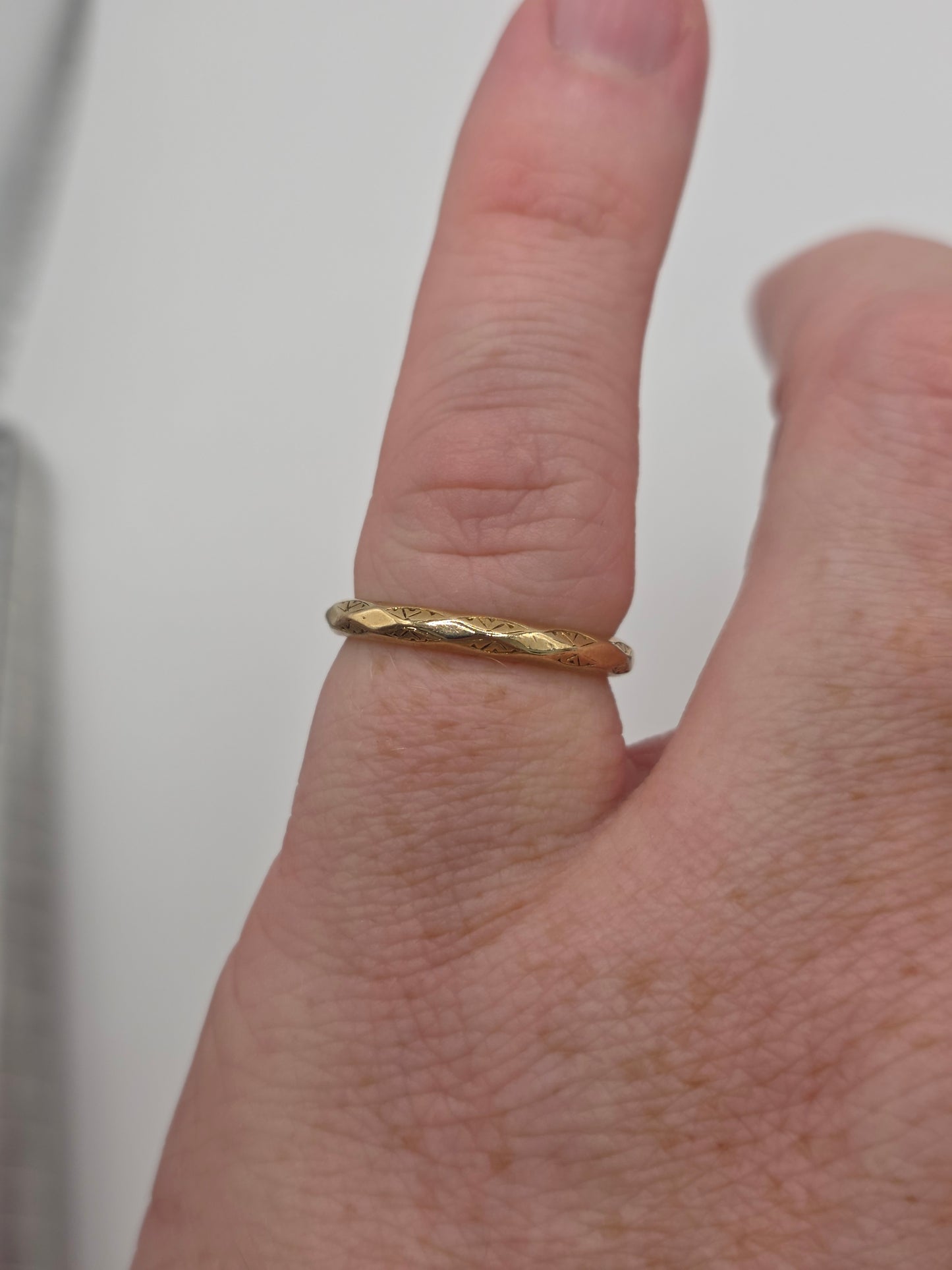 9ct gold ring