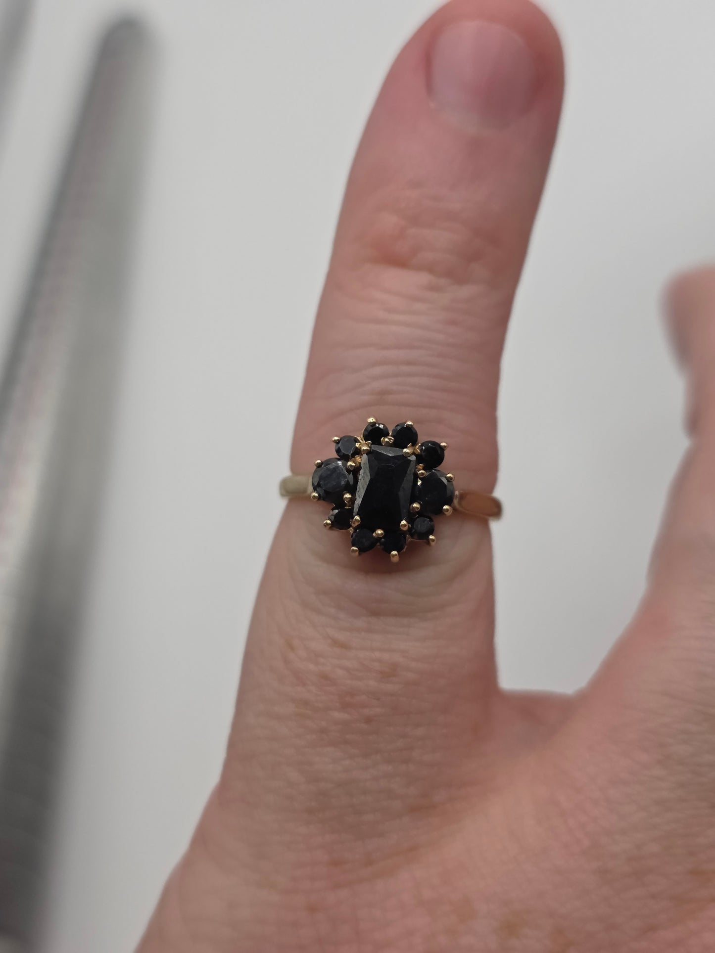9ct gold sapphire cluster ring