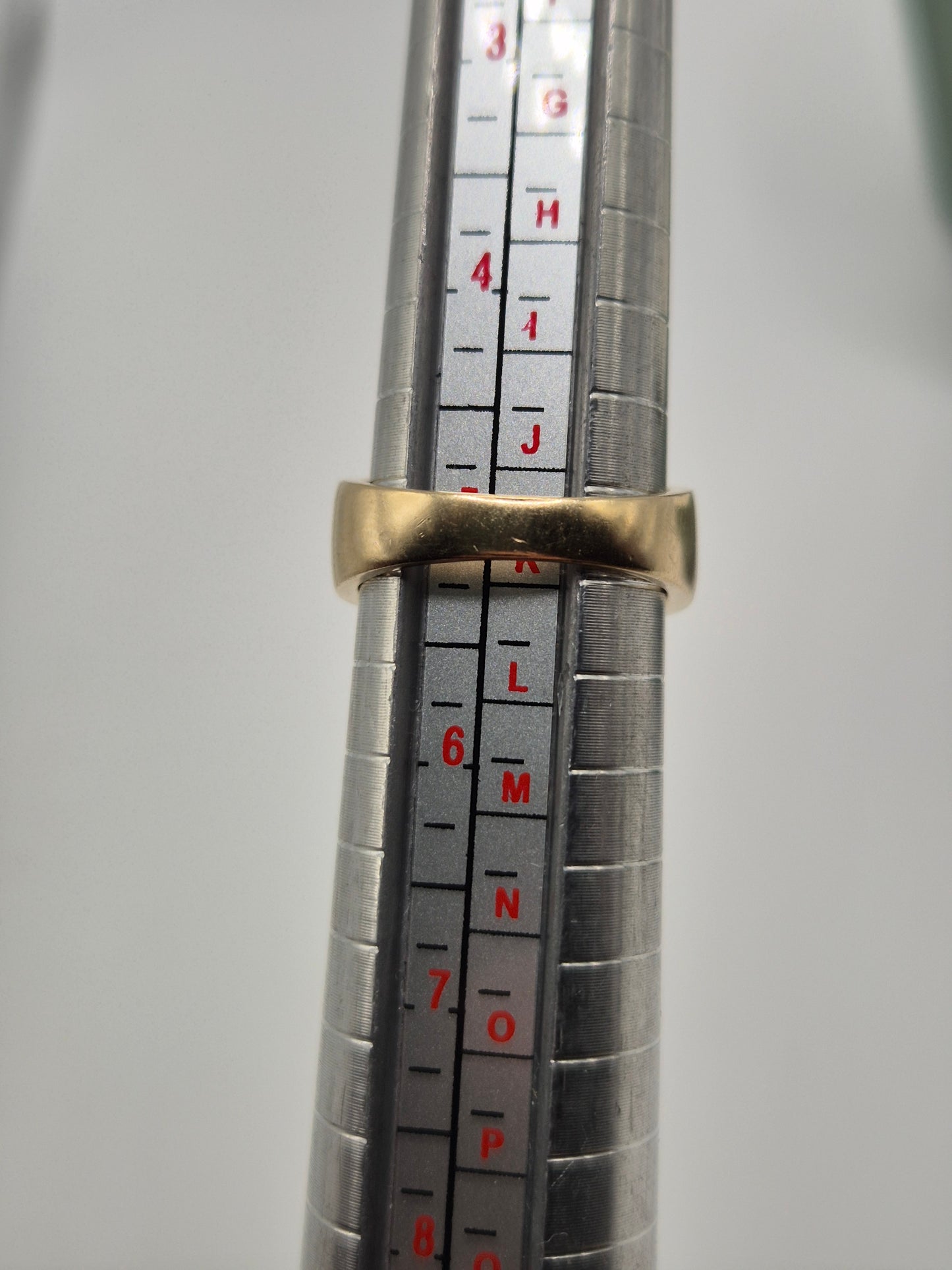 9ct gold diamond ring