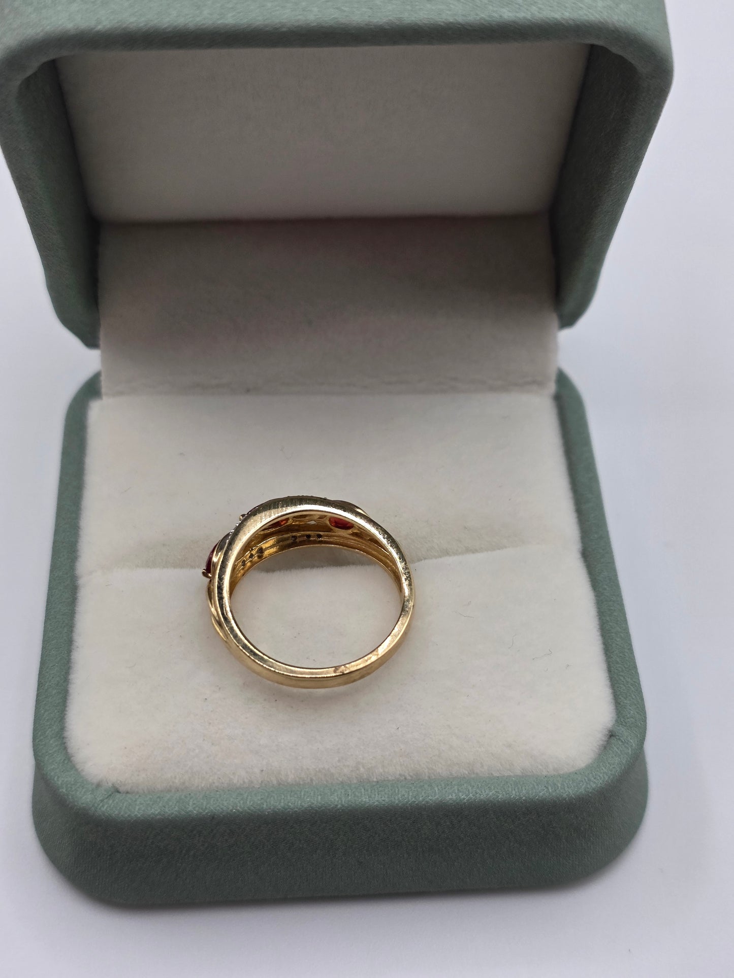 9ct gold andesine and diamond ring