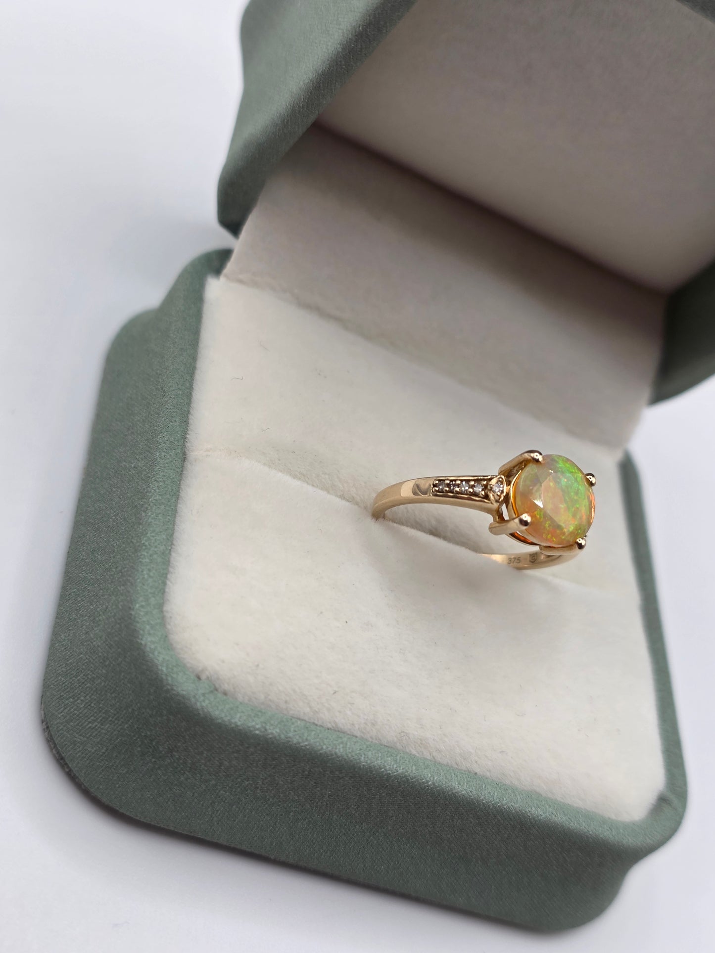 9ct gold opal and diamond ring