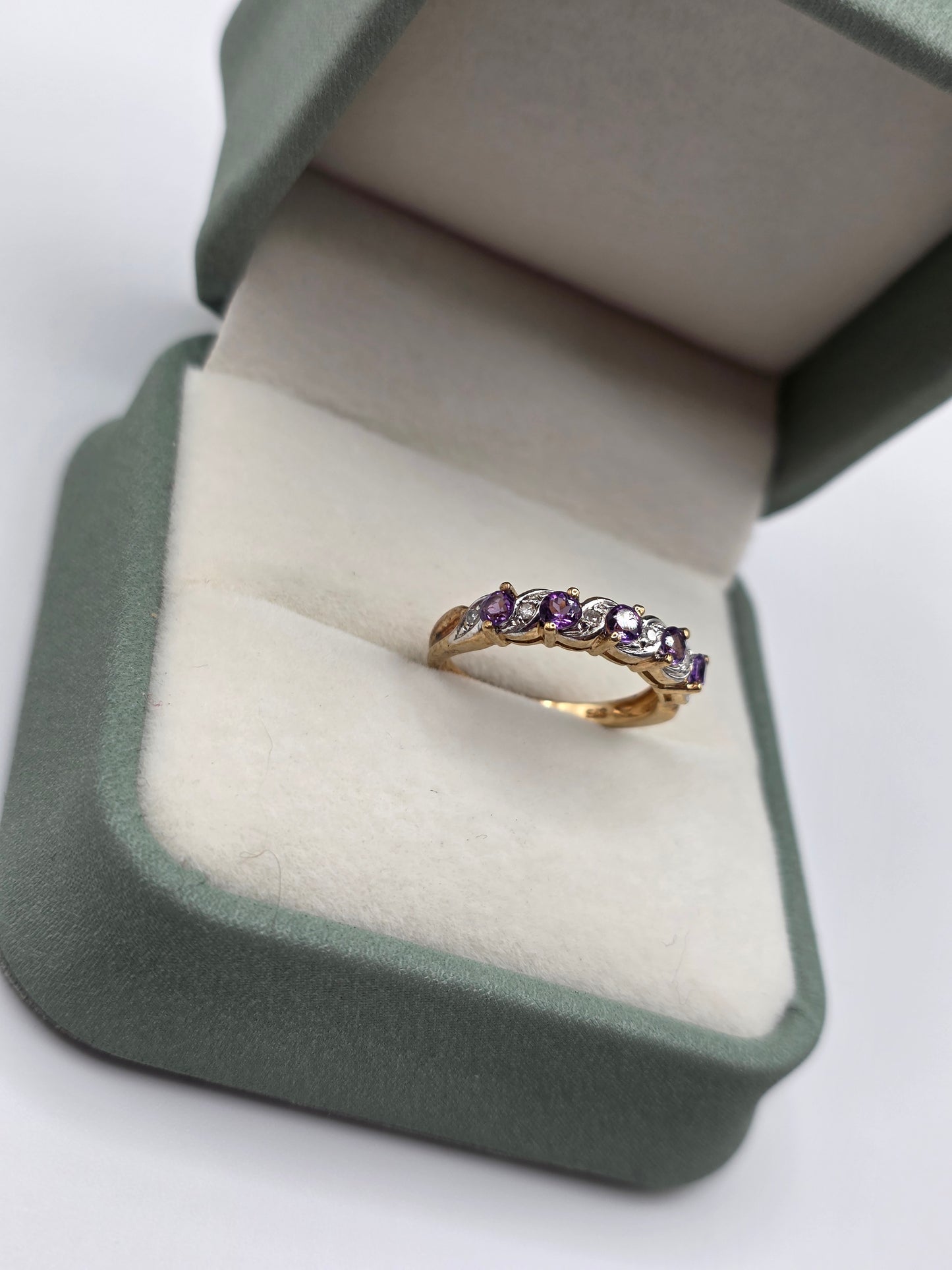 9ct gold amethysy and diamond ring